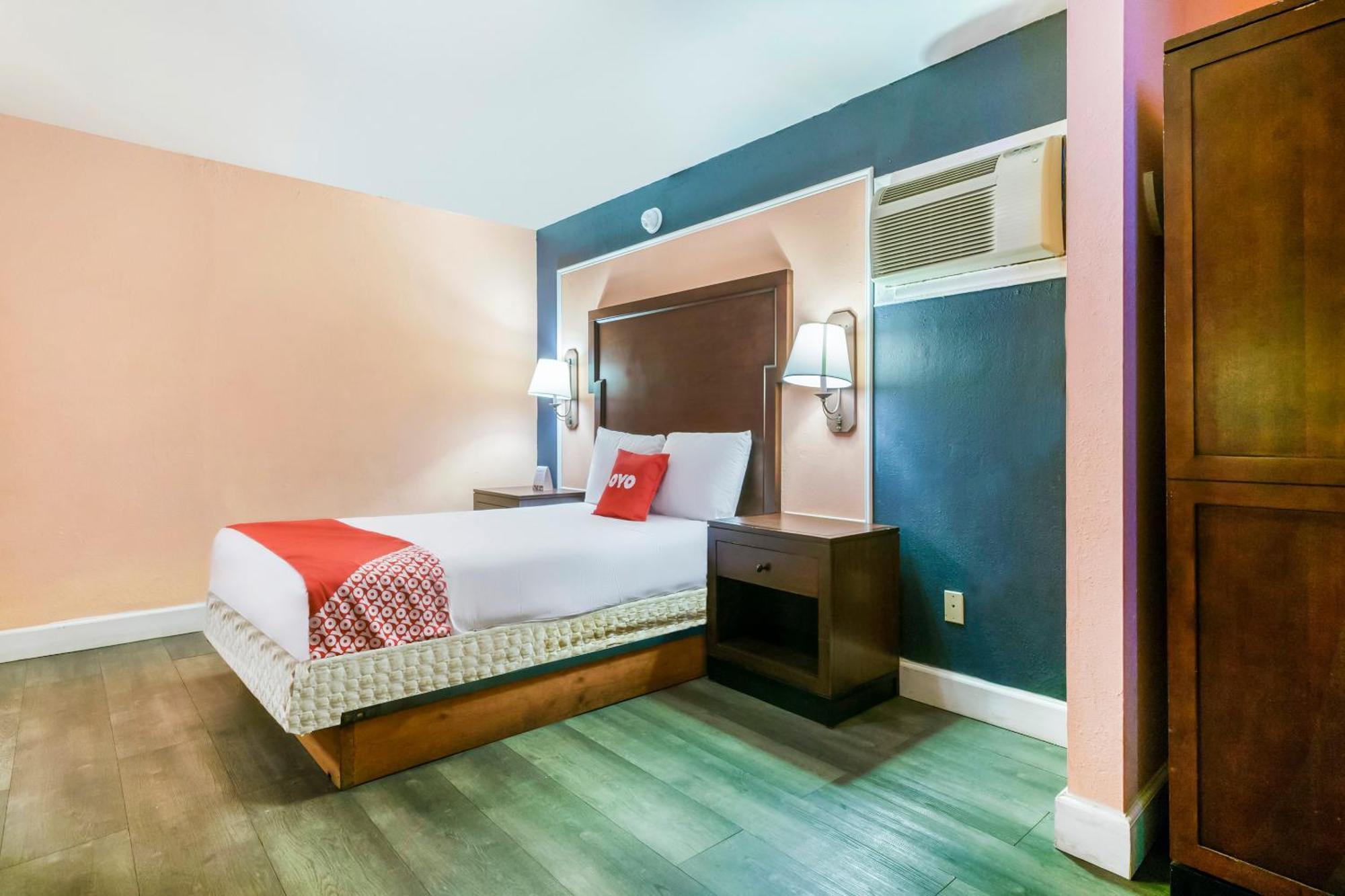 Oyo Hotel Myrtle Beach Kings Hwy Eksteriør billede
